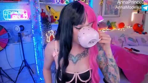 Anna online show from February 7, 4:06 am