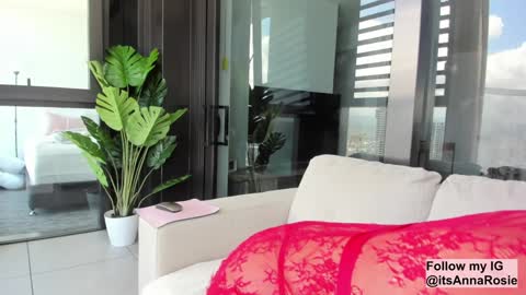 Snapshot of anna_royale chatting on January 3, 1:59 am Anna online show from January 3, 1:59 am