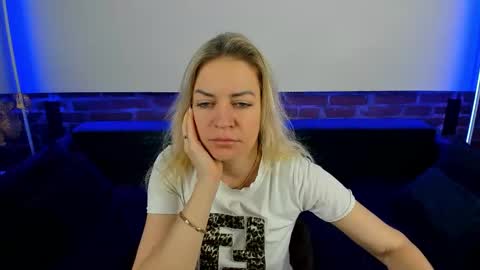 Snapshot of anna_snow9 chatting on October 21, 5:33 am anna_snow9 online show from October 21, 5:33 am