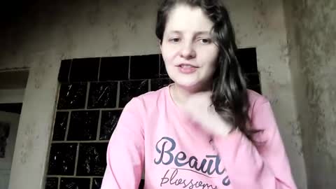 Snapshot of annaahcharm chatting on December 4, 2:53 am annaahcharm online show from December 4, 2:53 am