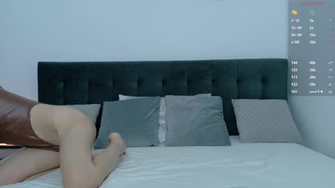 Anna online show from April 14, 6:52 pm