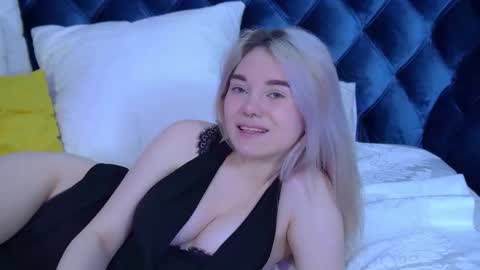 AnnaDelon online show from October 8, 6:18 am