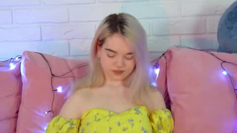 AnnaDelon online show from October 13, 5:32 am