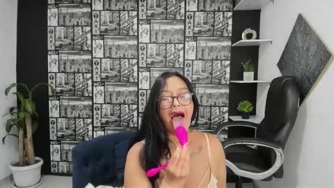 Snapshot of annaperez_ chatting on September 10, 10:32 pm Anna online show from September 10, 10:32 pm
