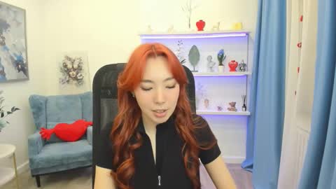 Anna online show from February 18, 7:02 pm