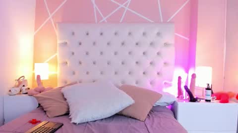Snapshot of annaswift_ chatting on October 19, 1:02 pm Anna online show from October 19, 1:02 pm