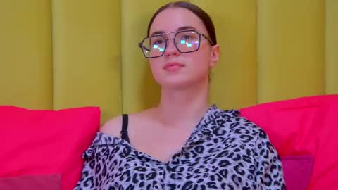 Anne online show from October 19, 8:38 am