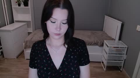 AnnFlowerLa online show from September 9, 7:46 pm