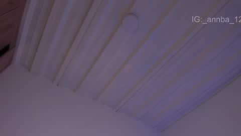 annie_barozzi online show from April 1, 2:58 pm