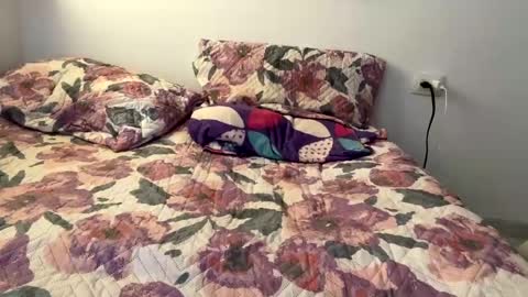 Annie  online show from December 17, 7:48 pm