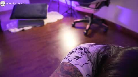 Annie online show from February 28, 8:30 pm