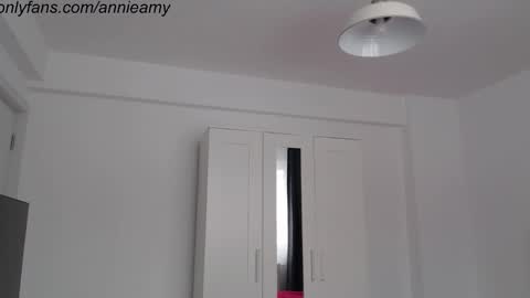 Snapshot of annieamy chatting on February 17, 1:00 pm Annie online show from February 17, 1:00 pm