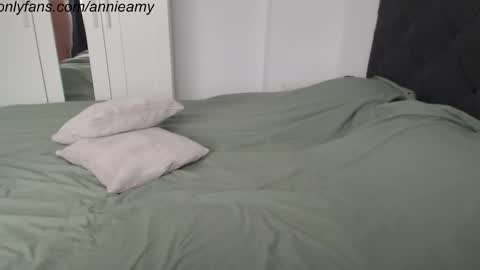 Snapshot of annieamy chatting on January 31, 1:12 pm Annie online show from January 31, 1:12 pm