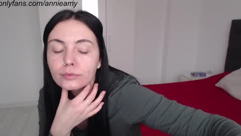 Snapshot of annieamy chatting on February 15, 2:11 pm Annie online show from February 15, 2:11 pm