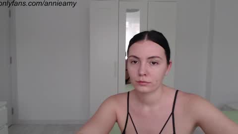 Snapshot of annieamy chatting on January 13, 2:32 pm Annie online show from January 13, 2:32 pm