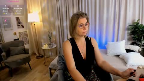 Annie online show from February 16, 6:13 am