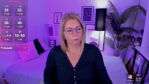 Annie online show from October 25, 1:41 pm