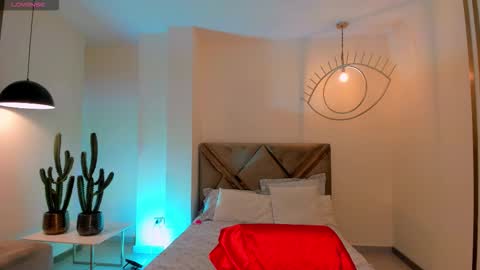 Annie Monroe online show from December 5, 11:44 am