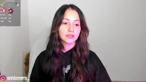 Snapshot of anniemora_ chatting on February 23, 2:35 am Annie online show from February 23, 2:35 am