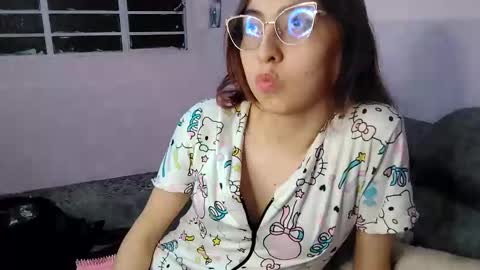 Snapshot of anniesparkle chatting on October 11, 12:48 am Annie Sparkle online show from October 11, 12:48 am