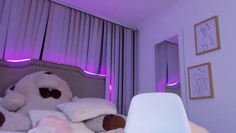 Annie Vega online show from February 26, 4:00 am