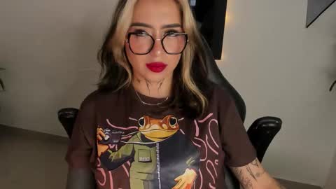 Annika online show from February 3, 1:38 pm