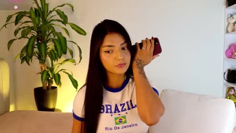 Snapshot of annubis_lia chatting on October 6, 2:06 am SOFIA INDEPENDENT MODEL online show from October 6, 2:06 am