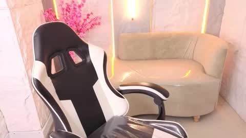 Live 1500am 2100pm COLOMBIAN HOUR online show from December 3, 9:06 pm