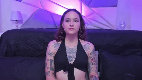 Snapshot of annythomsonn chatting on December 9, 8:54 pm AnnyT online show from December 9, 8:54 pm