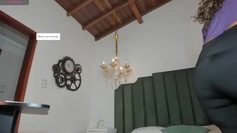 anthonela online show from November 13, 3:49 am