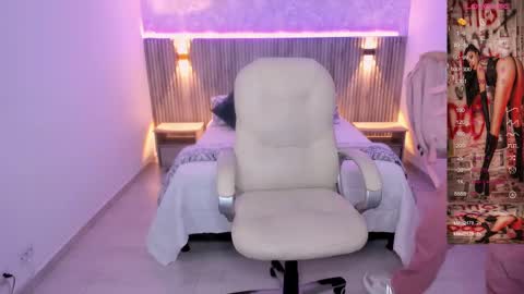  Antonella Grayy  online show from February 26, 11:00 am