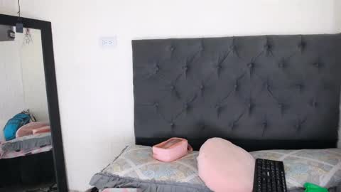 Snapshot of antonella_mcry chatting on December 27, 9:00 pm antonella online show from December 27, 9:00 pm