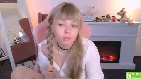 Snapshot of antonia_ferrero chatting on October 9, 8:07 am antonia_ferrero online show from October 9, 8:07 am