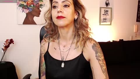 Snapshot of antoniavillamizar chatting on January 10, 11:11 am Anto online show from January 10, 11:11 am