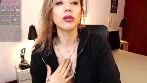 Snapshot of antoniavillamizar chatting on March 2, 9:10 am Anto online show from March 2, 9:10 am