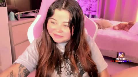   Independent model  online show from November 15, 8:10 pm