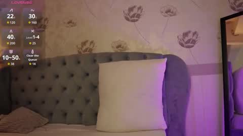 anya_sky_ online show from November 24, 4:36 am