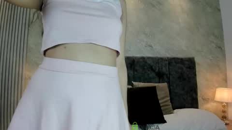 Snapshot of aome_rainbow2 chatting on February 15, 10:21 pm Aome Rainbow online show from February 15, 10:21 pm