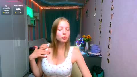 Snapshot of aphrodite_wow_ chatting on October 5, 1:49 pm Aphrodite online show from October 5, 1:49 pm