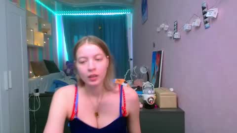 Snapshot of aphrodite_wow_ chatting on February 19, 9:50 am Aphrodite online show from February 19, 9:50 am