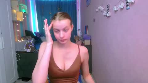 Snapshot of aphrodite_wow_ chatting on February 22, 9:34 am Aphrodite online show from February 22, 9:34 am