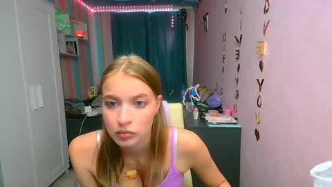 Snapshot of aphrodite_wow_ chatting on September 16, 12:46 pm Aphrodite online show from September 16, 12:46 pm