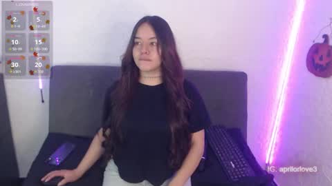 Snapshot of apriil_3 chatting on October 17, 4:27 am Abril Freelance Model online show from October 17, 4:27 am