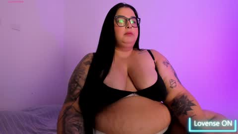Snapshot of apriilpeach_ chatting on January 23, 5:42 pm Maria online show from January 23, 5:42 pm