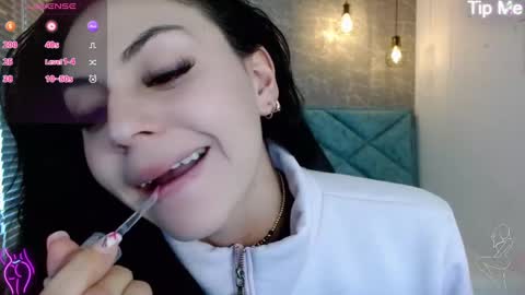 Snapshot of april_dumont chatting on February 13, 12:11 pm April online show from February 13, 12:11 pm