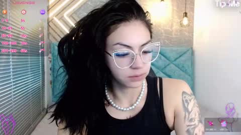 Snapshot of april_dumont chatting on February 19, 11:38 am April online show from February 19, 11:38 am
