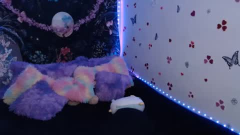 april_l6 online show from September 20, 11:25 pm