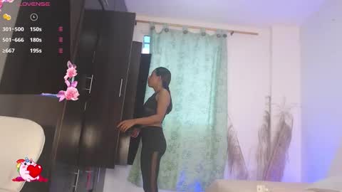          online show from November 22, 1:25 pm