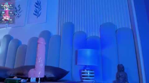 Snapshot of aqua_mara chatting on October 16, 4:37 am mara online show from October 16, 4:37 am
