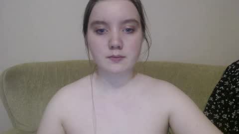 Josefin online show from November 12, 2:15 pm